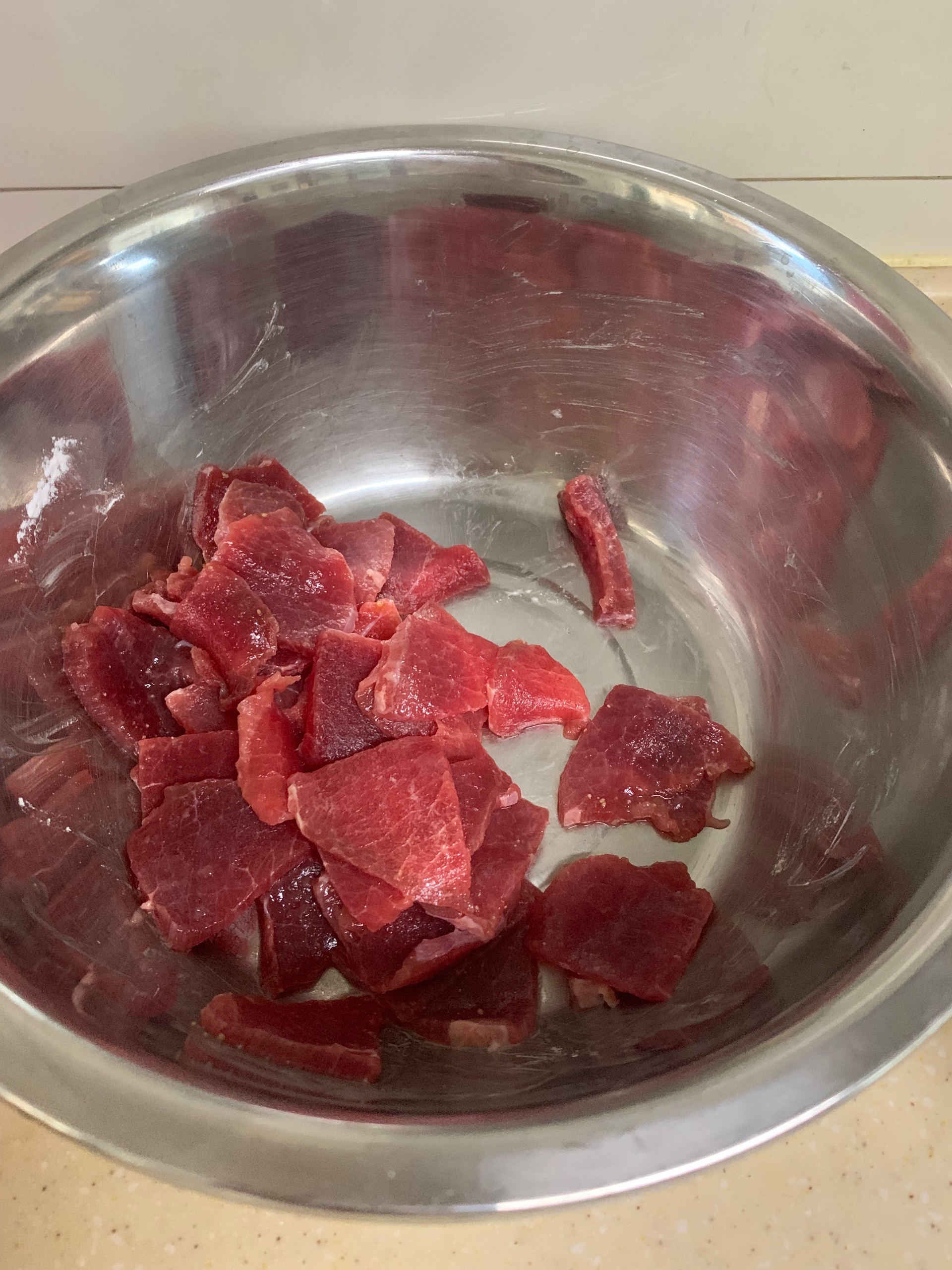 虎皮尖椒炒牛肉的做法 步骤2