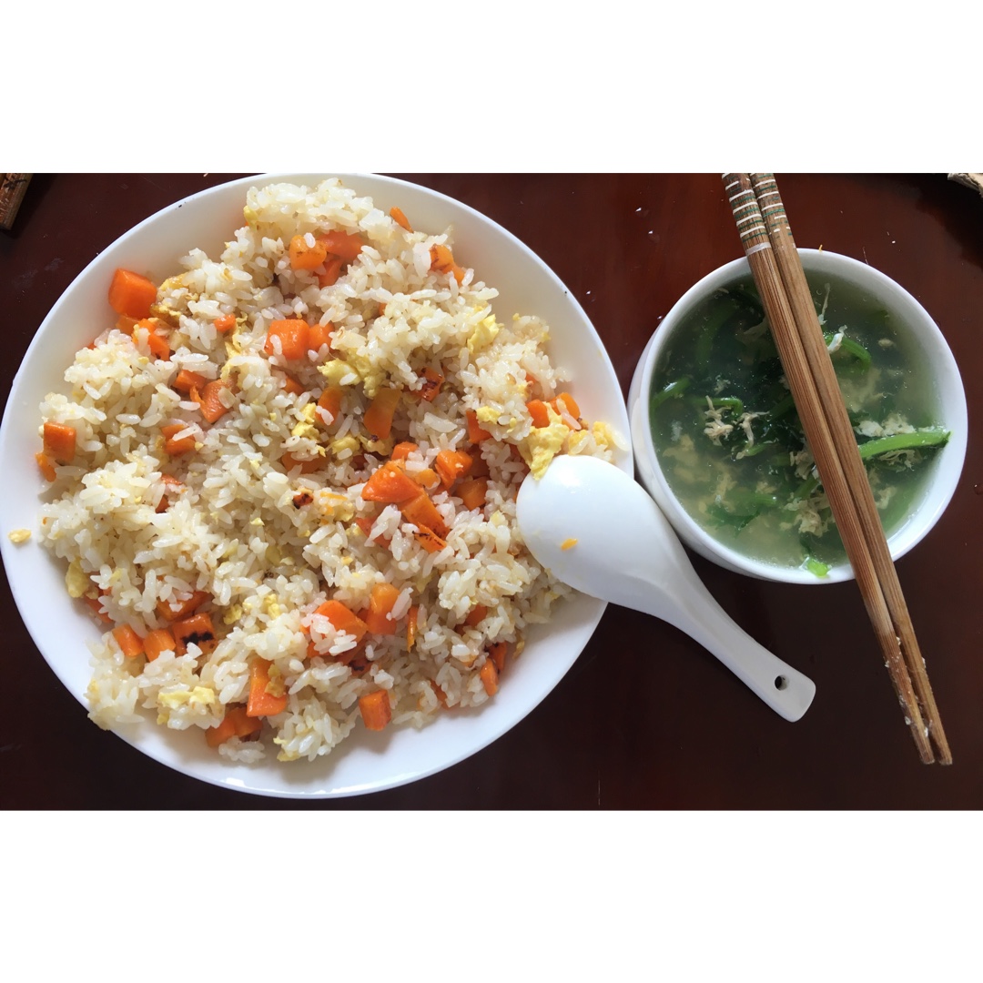 胡萝卜鸡蛋炒饭