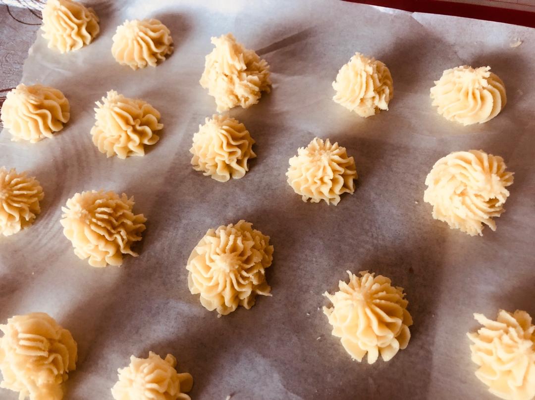 被业界猜了很久的网红牛油小花曲奇配方，酥的掉渣