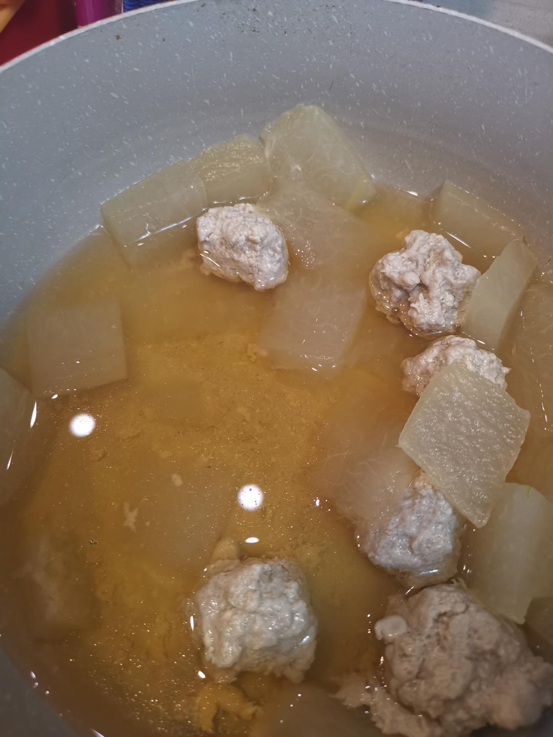 巨鲜美的冬瓜丸子汤
