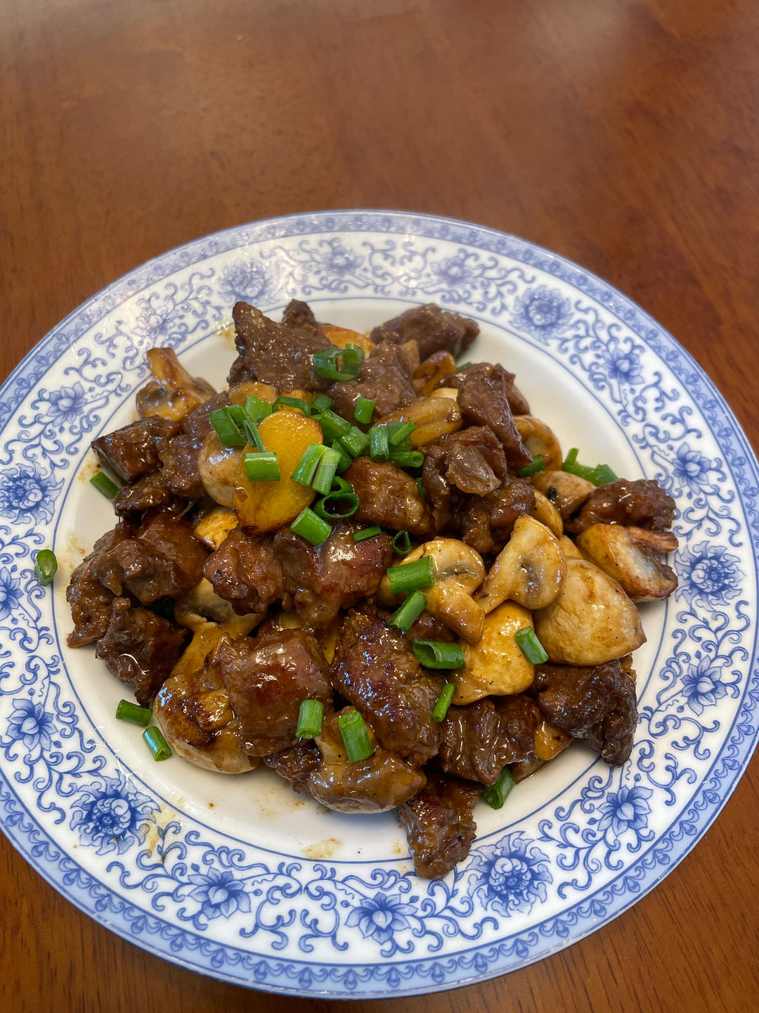 🤤香味浓郁：蒜香口蘑牛肉粒