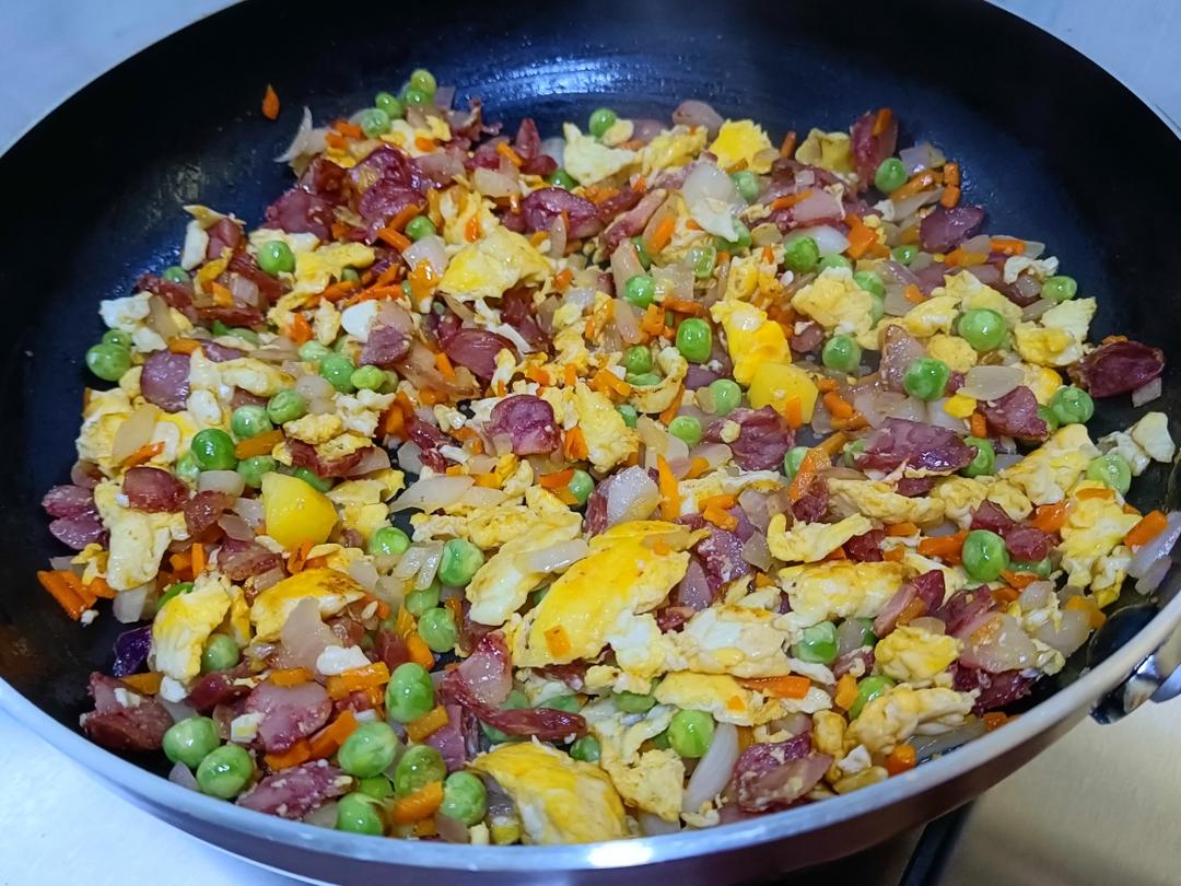 培根菠蘿炒飯的做法 步驟4