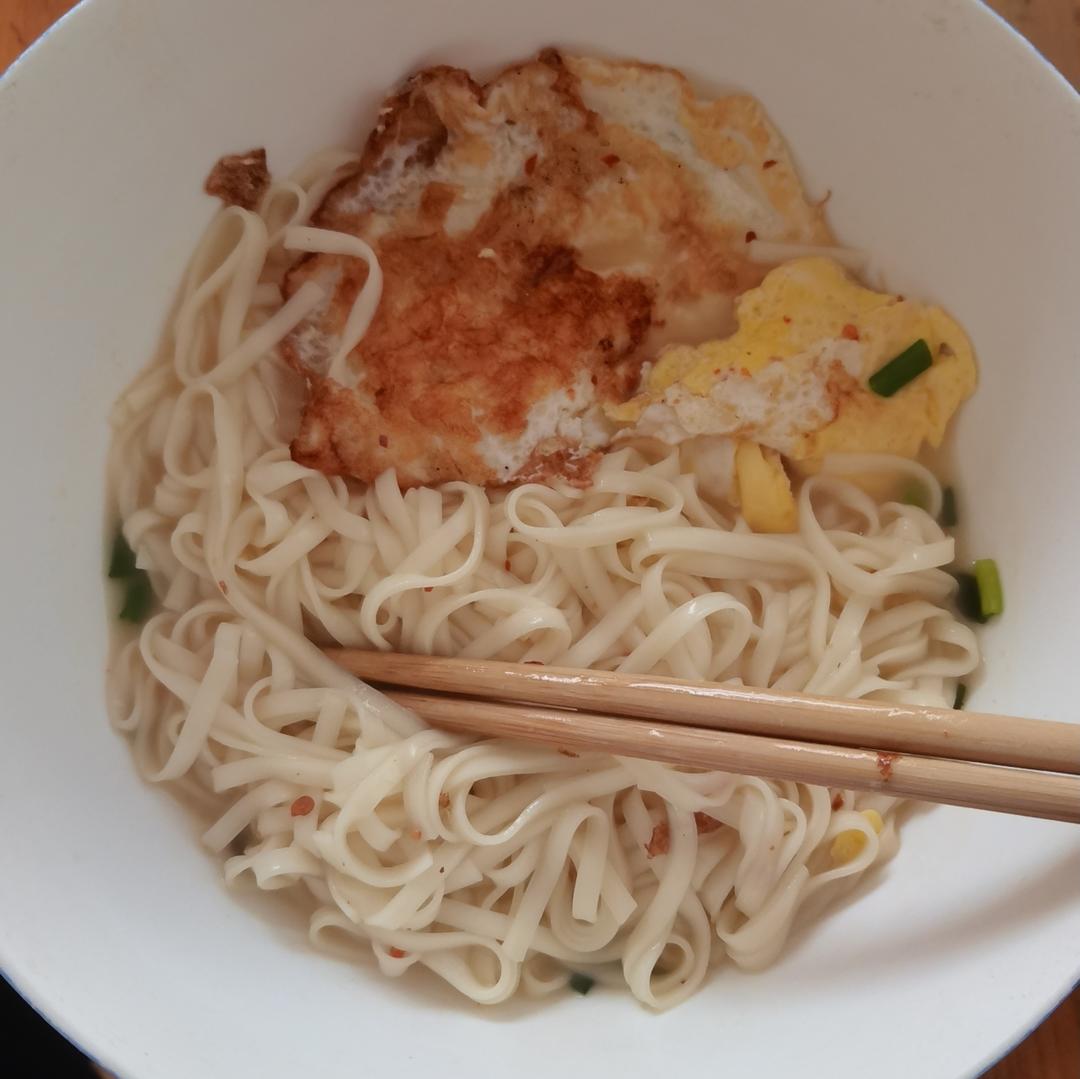 快手鸡蛋原汤面，超快手~超美味~