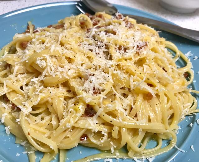 Pasta Carbonara 简单的意式白汁意面的做法