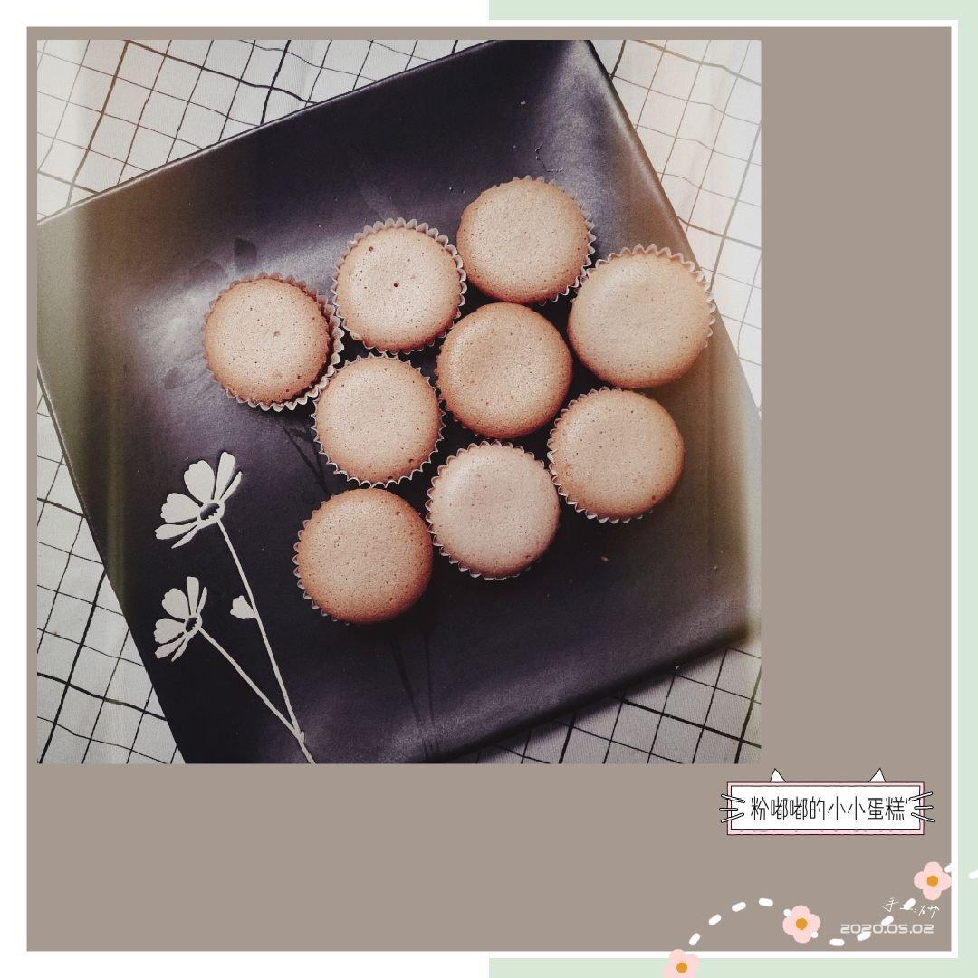 不皱不裂圆润饱满原味戚风纸杯蛋糕