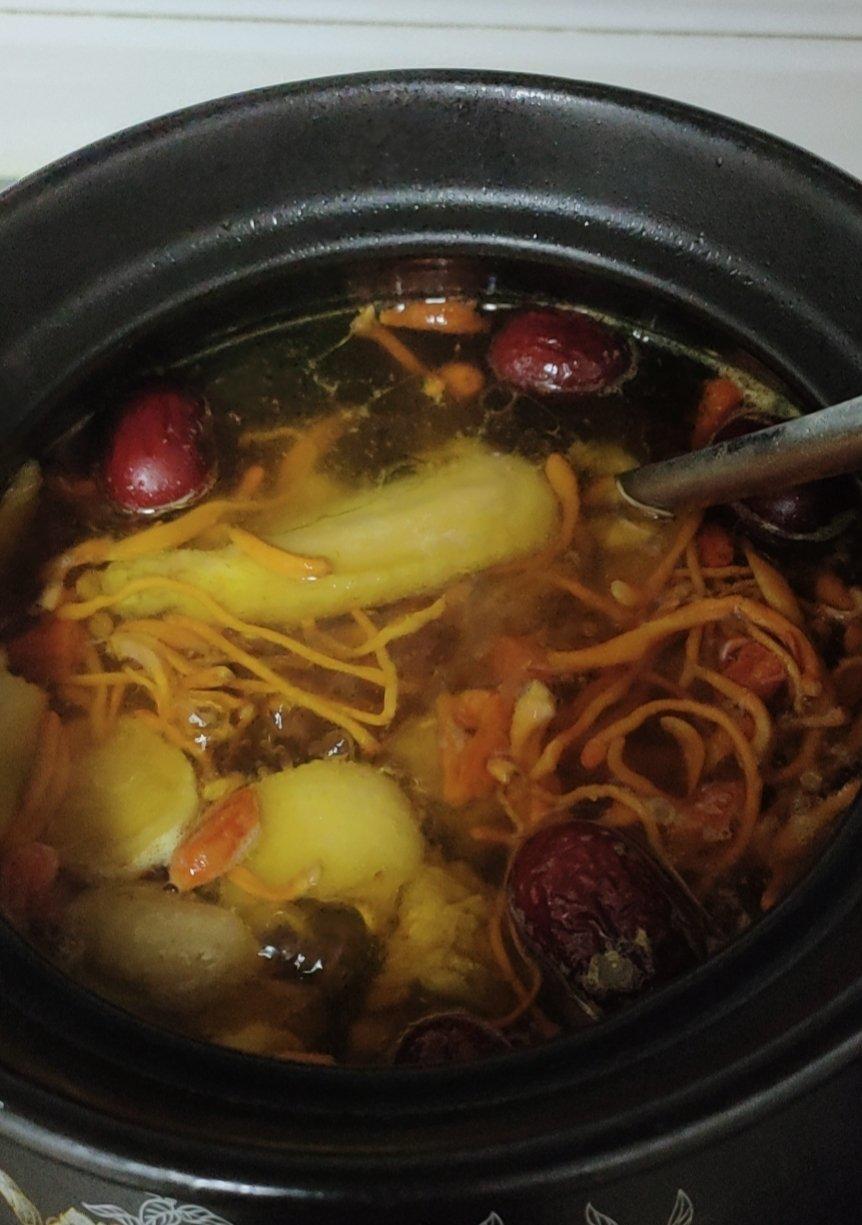 爱尚可儿做的虫草花煲鸡汤