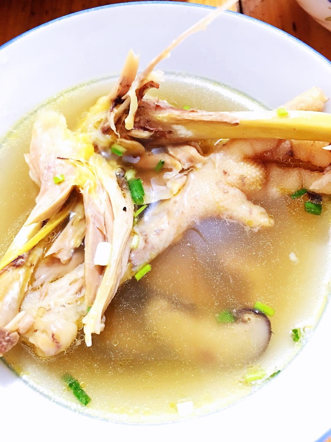 煲营养鸡汤的做法