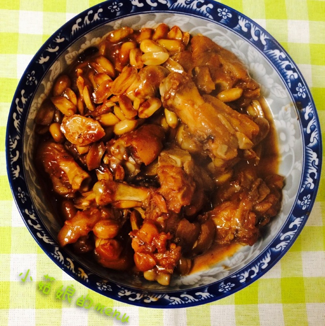 南乳花生猪脚煲