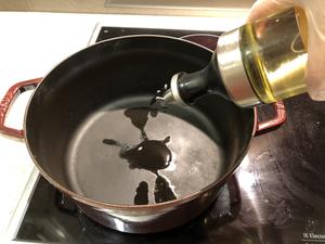 糖妈分享～铸铁锅版❤️黄豆芽烧五花肉（换食材在后面）的做法 步骤3