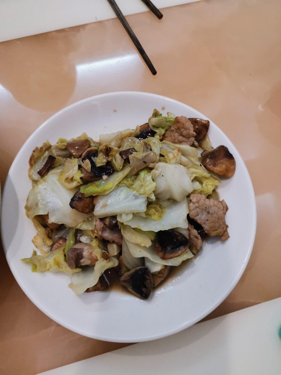 包包菜炒蘑菇