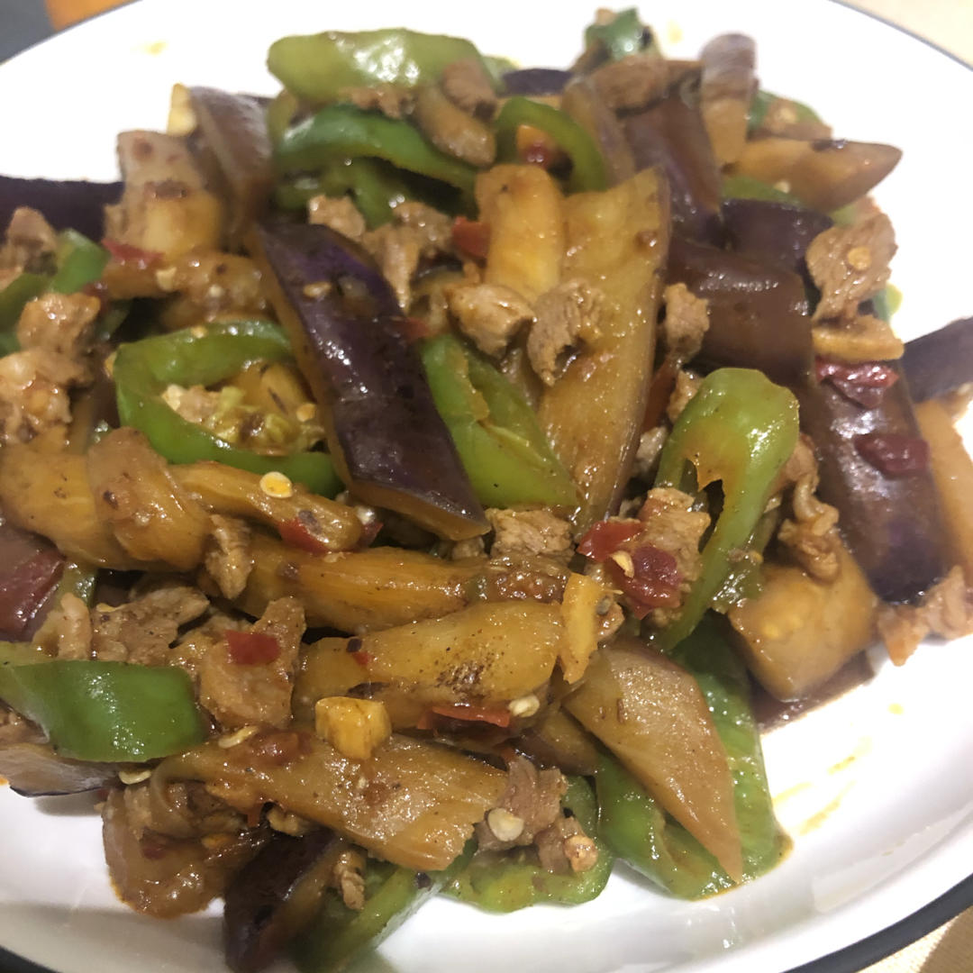 家常菜鱼香茄子煲
