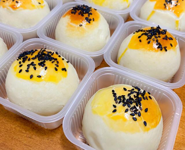 贴秋膘的蛋黄酥(黄油版)的做法