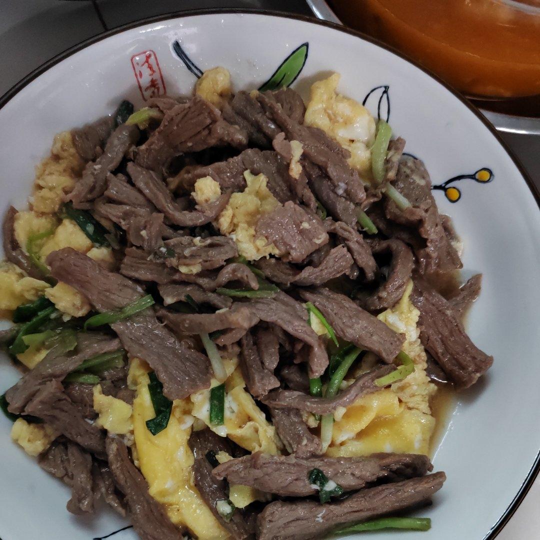滑蛋牛肉，牛肉滑嫩，鸡蛋松软