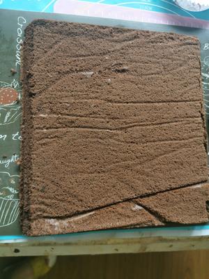 生酮KETO低碳水梦龙巧克力豪华脆皮巧克力奶油蛋糕卷的做法 步骤7