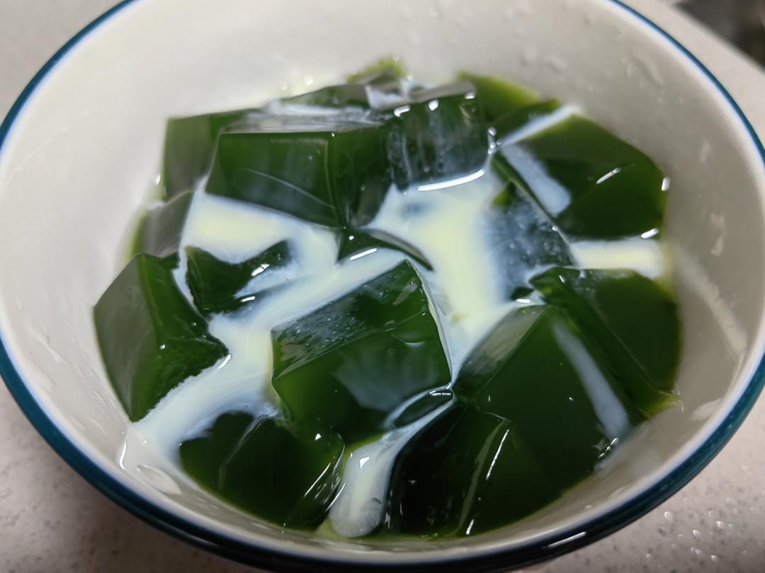 艾草的另一种清凉吃法- -艾草凉粉，不要高热量的青团