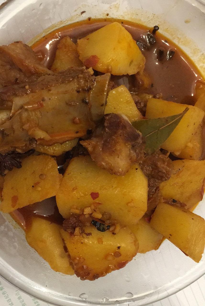 川味土豆烧排骨