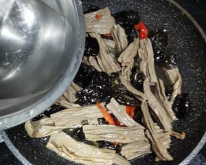 轻盐素菜🍲腐竹烧木耳的做法 步骤5