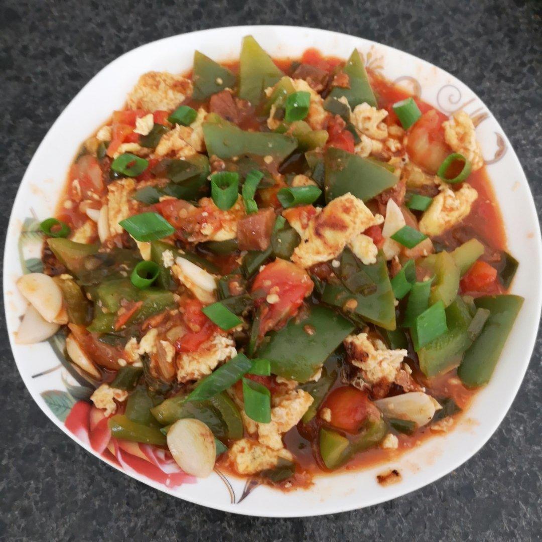 青椒西红柿炒鸡蛋