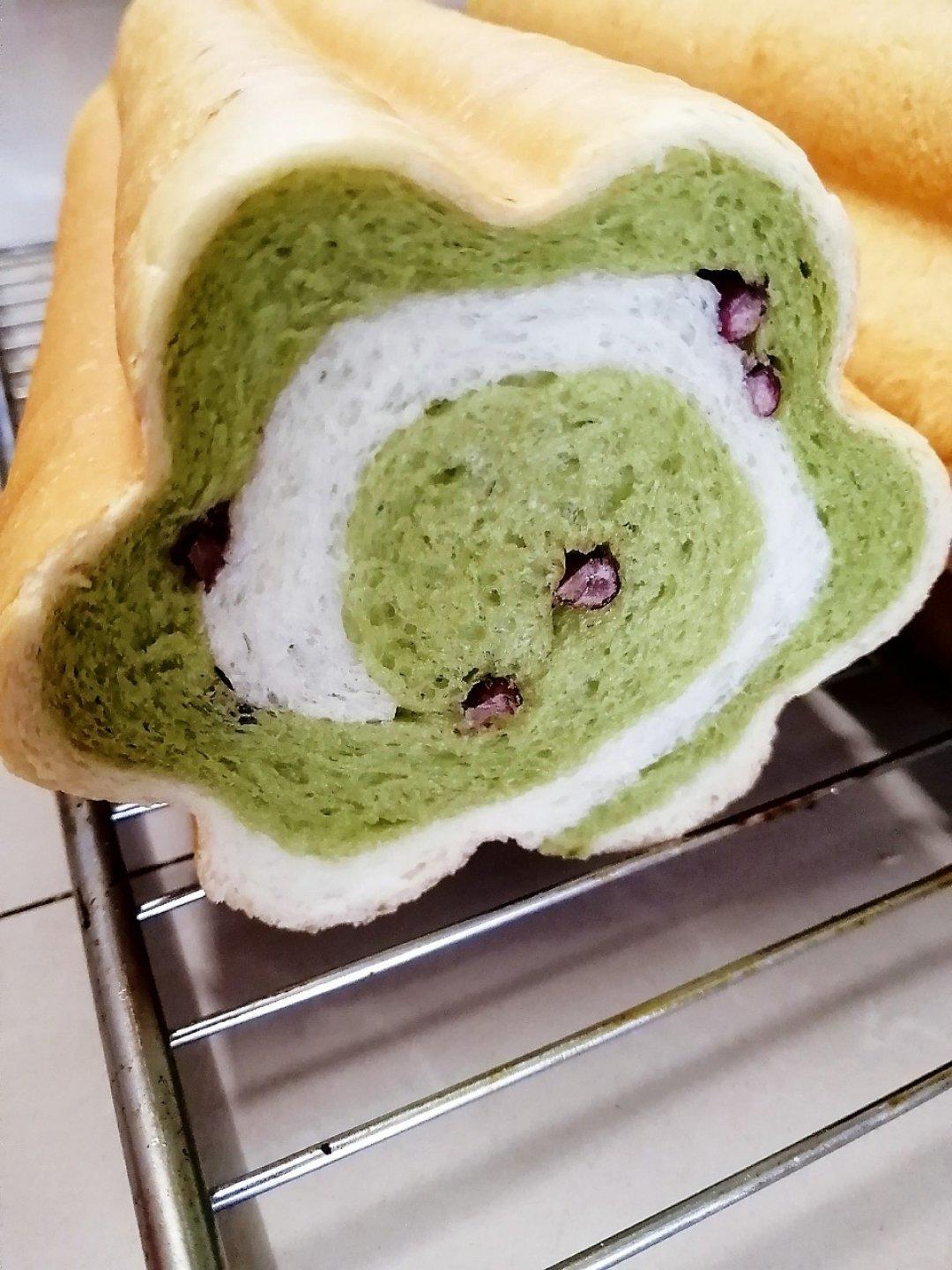 双色蜜豆花朵吐司