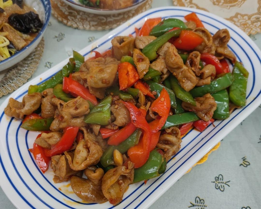 【干煸肥肠的做法步骤图,干煸肥肠怎么做好吃】bubblibooo_下厨房