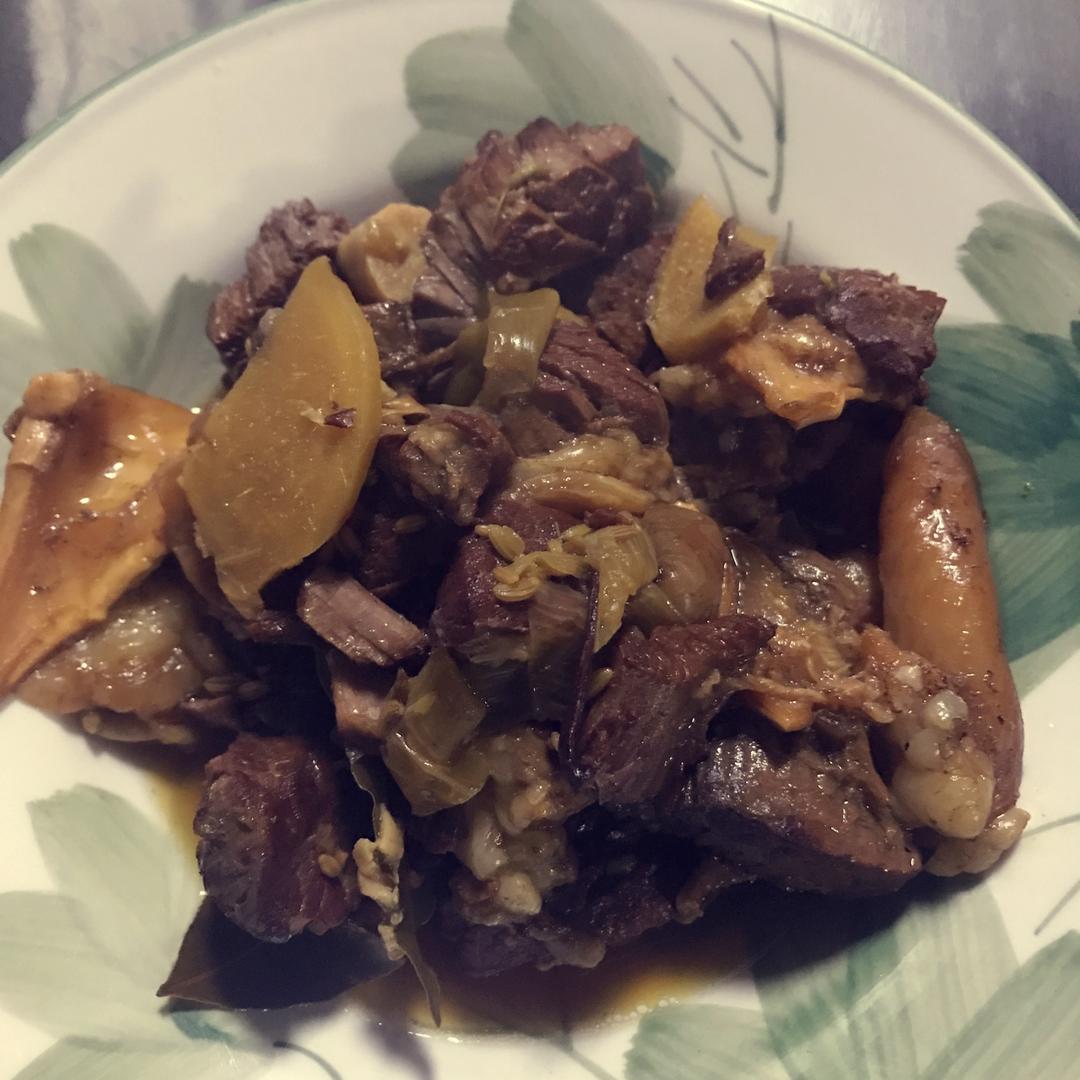 炖牛腩