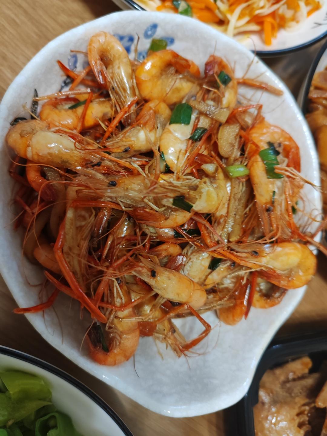 爆炒小河虾