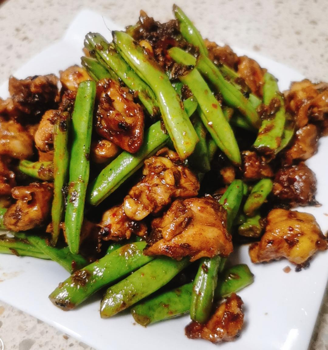 豆角炒鸡脆骨的做法