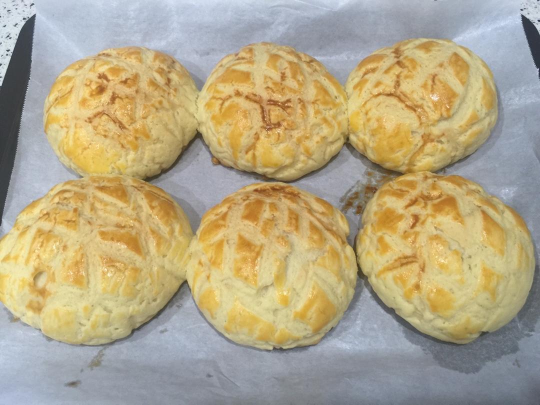 好吃到炸裂的港式菠萝包（附带制作酥皮的小视频）