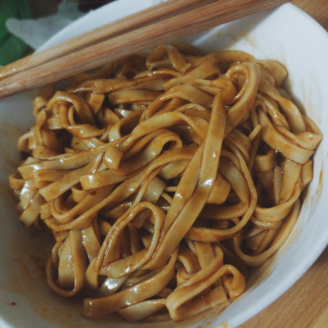 辣辣的干拌面