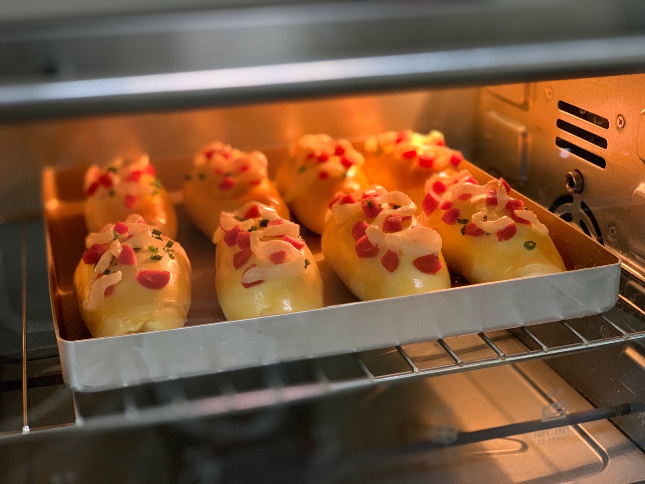 香肠葱香面包～烤箱版（面包机发酵）的做法