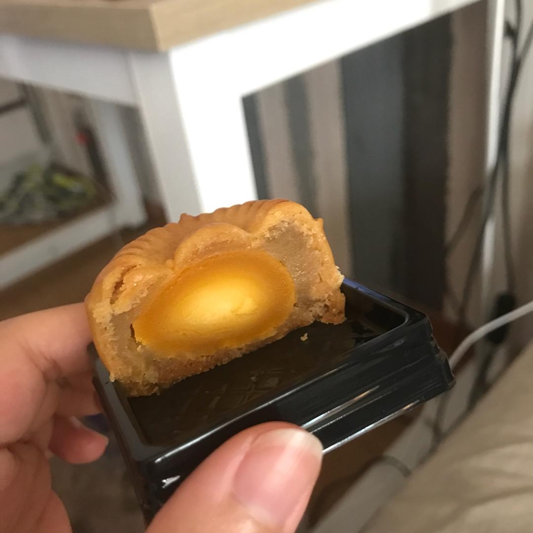 广式月饼——蛋黄莲蓉月饼