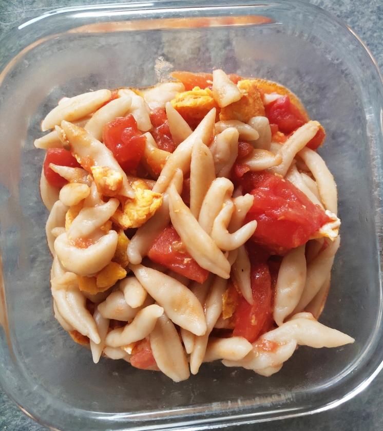 西红柿鸡蛋炒面鱼的做法