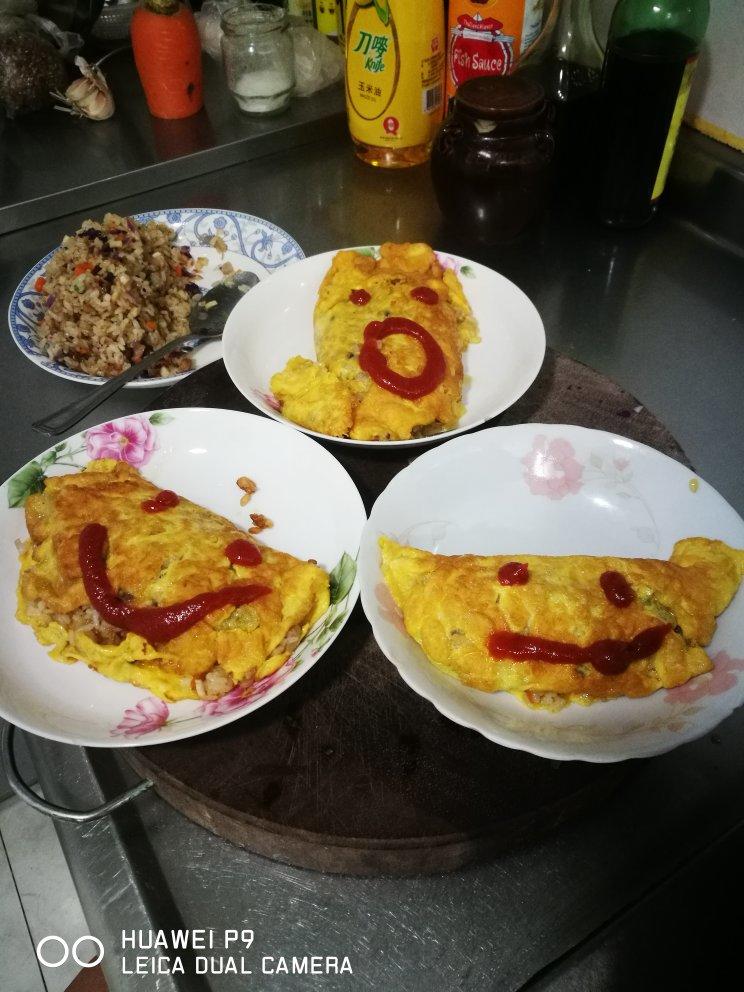 腊肠蛋包饭