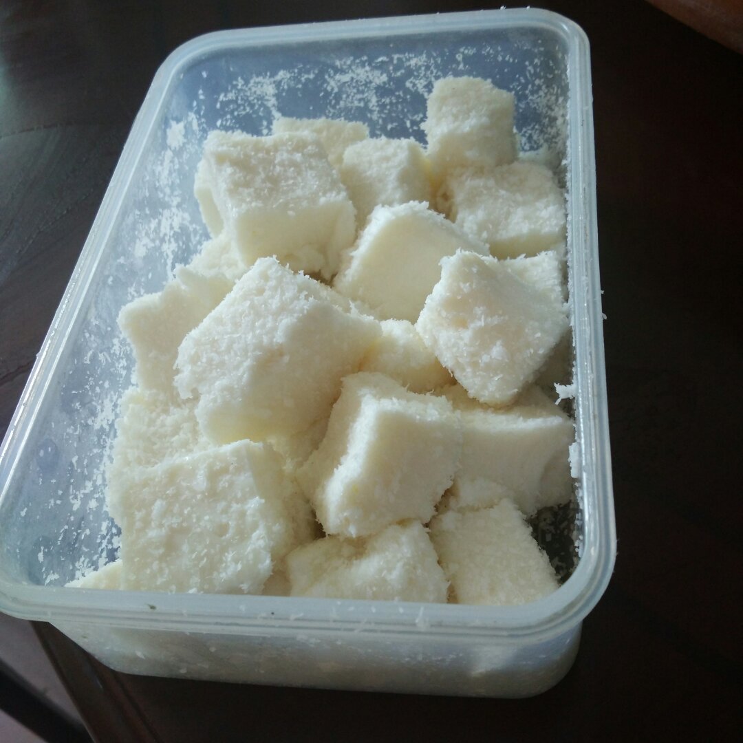 85度C 》椰丝牛奶小方