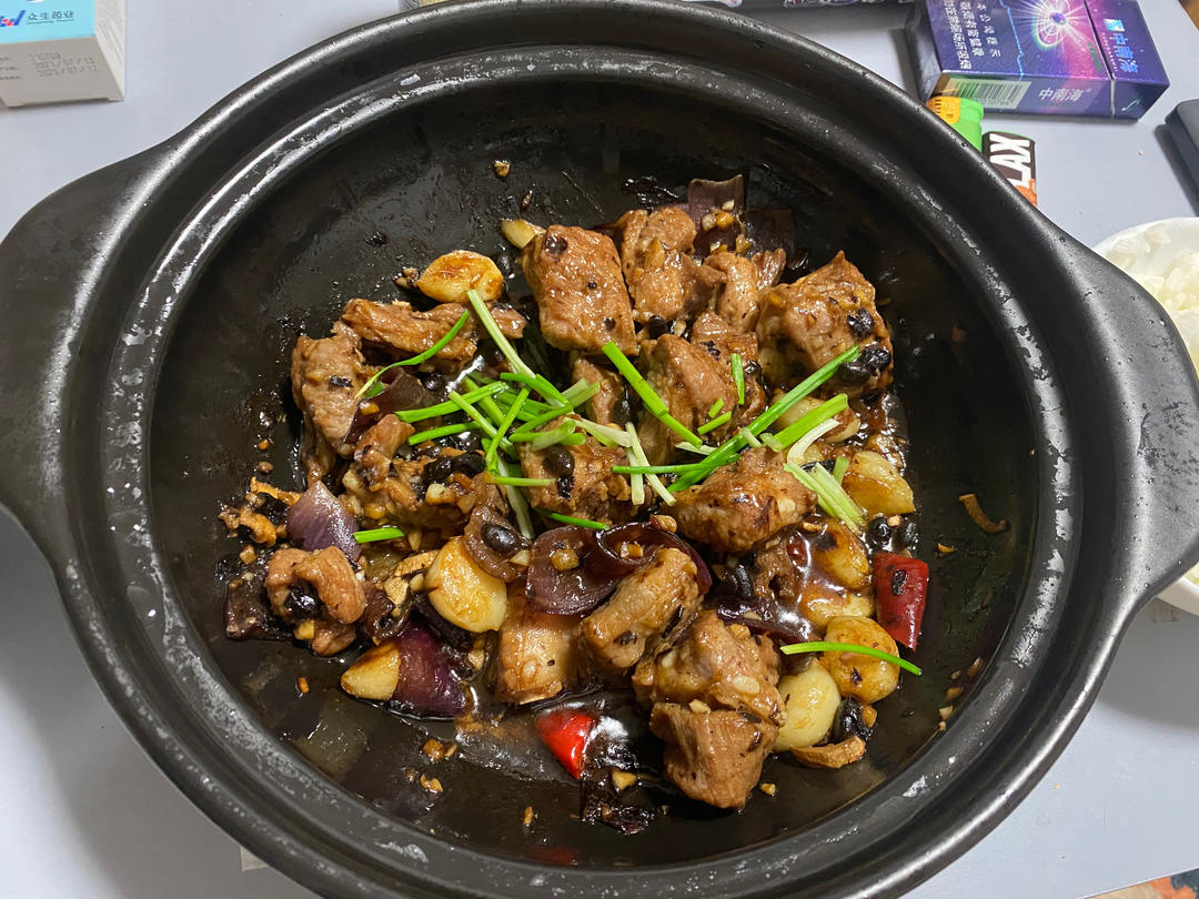 啫啫排骨煲的做法