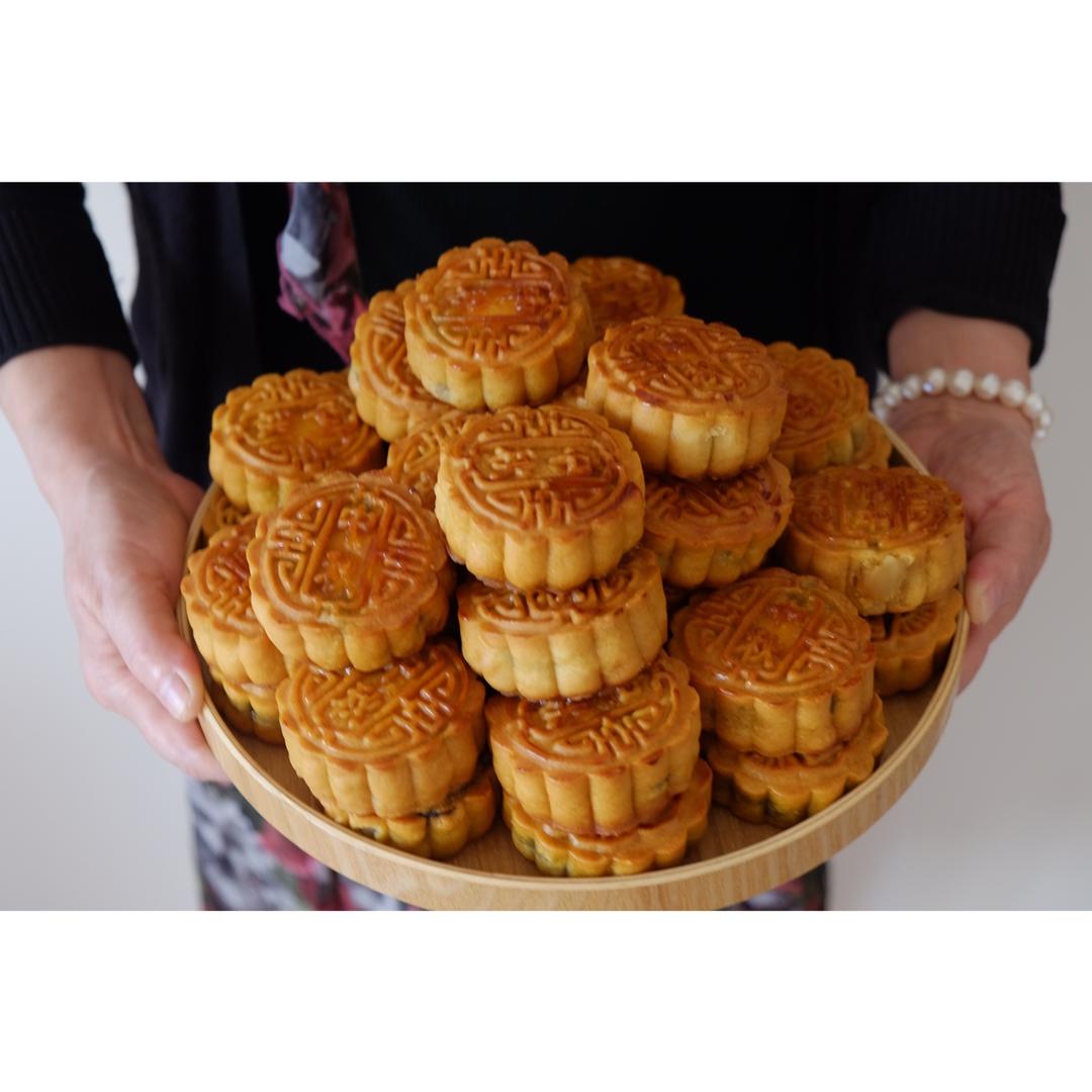 广式月饼——蛋黄莲蓉月饼