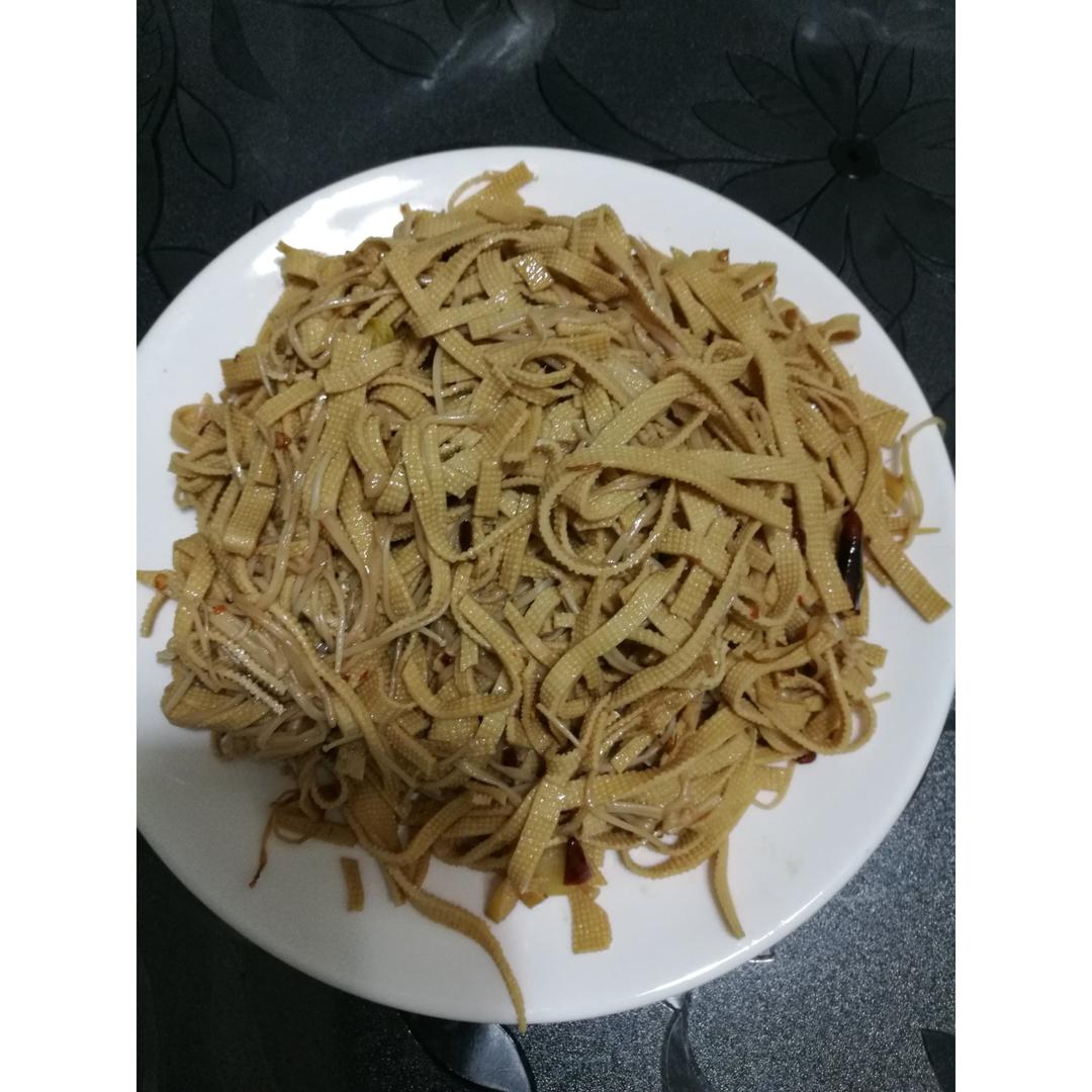 金针菇烩千张丝[下饭神器]