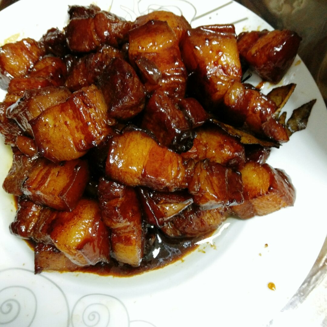 吃着碗里望着锅里的红烧肉