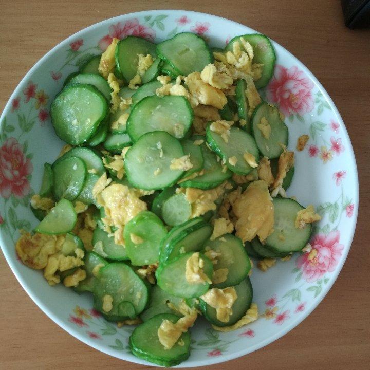 黄瓜炒鸡蛋