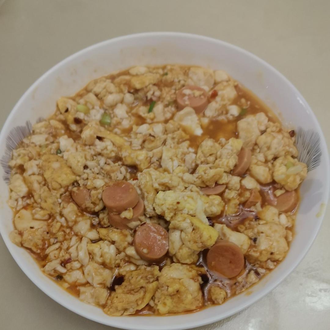 鸡蛋内脂豆腐真的太惊艳了！滑嫩爽口，入口即化，还有那淡淡的鸡蛋香味，配上喜欢的调料，嘎嘎香，嘎嘎好吃！低脂高蛋白，饱腹感强，减脂的姐妹快来试试吧！