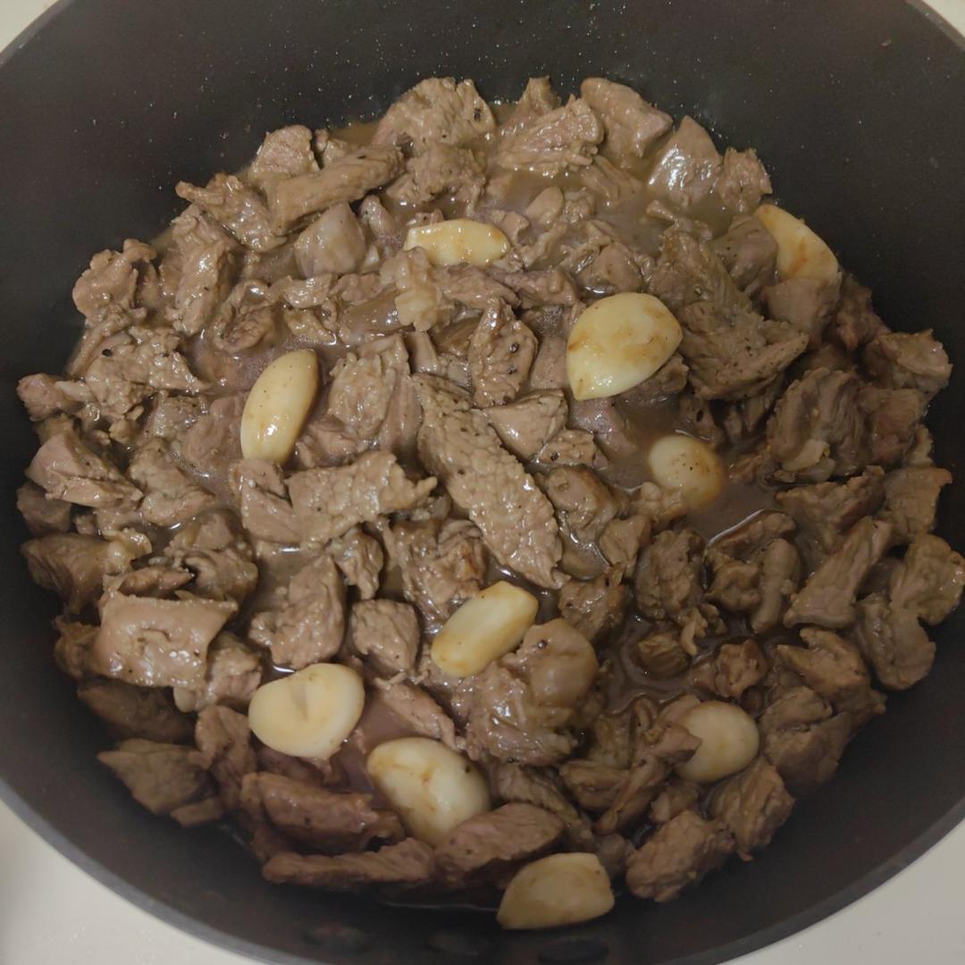 好吃到舔盘的蒜香黑椒牛肉粒