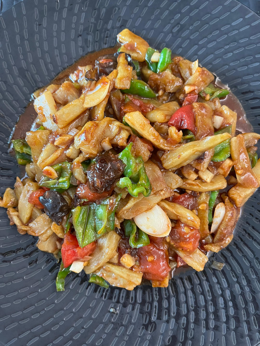红烧茄子（佐西红柿尖椒）