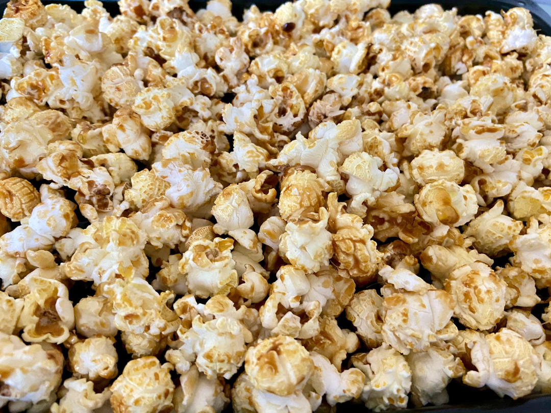 爆米花来了！！！超级简单易上手的焦糖/巧克力爆米花