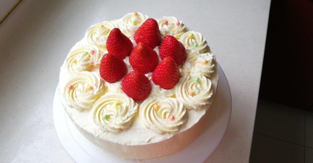 超简单的草莓芝士蛋糕