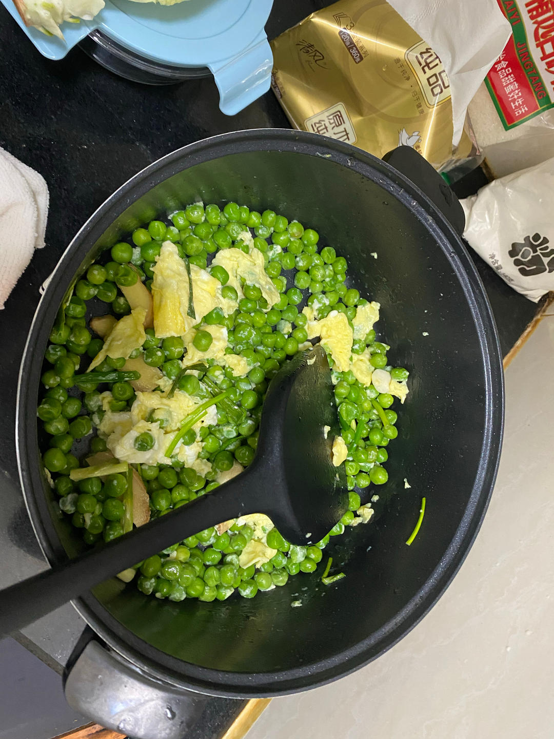 豌豆炒鸡蛋