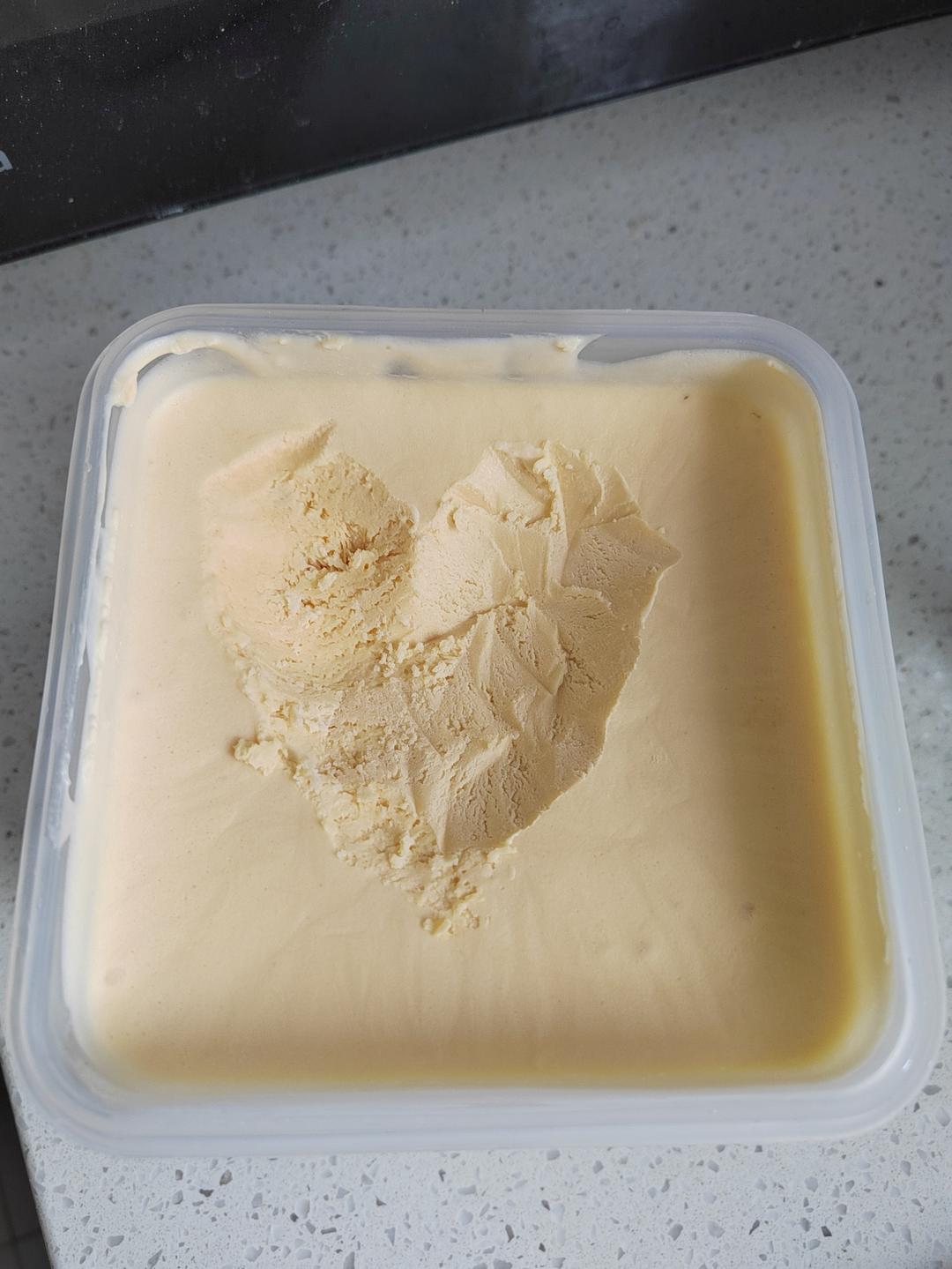 自制冰淇淋（懒人版无需搅拌的冰淇淋）