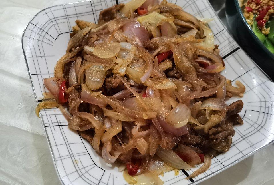洋葱炒肉·这样炒的肉和洋葱非常嫩