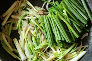 北鼎焖炖锅食谱｜葱烧排骨的做法 步骤4