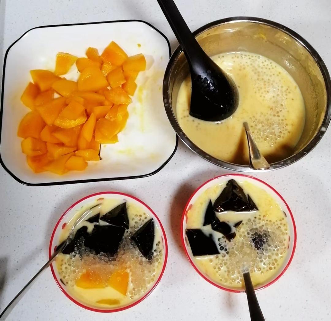 港式甜品——杨枝甘露(芒果西米露)附芒果花切法
