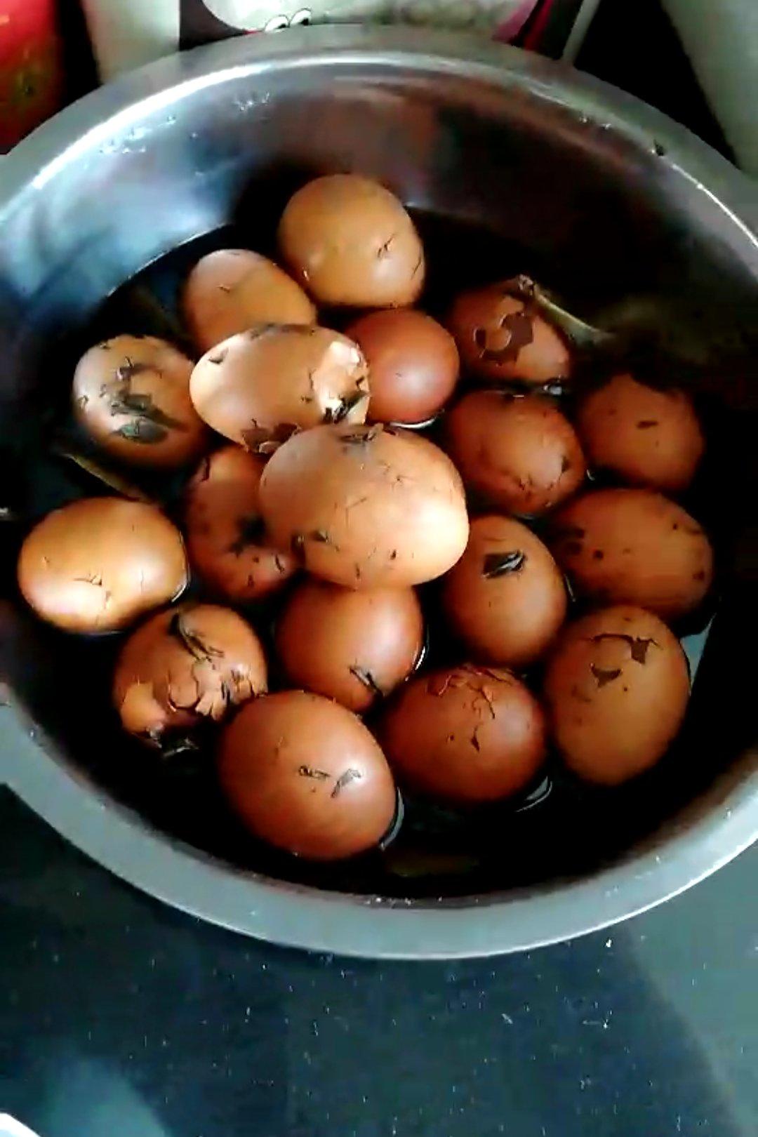 电饭煲煮五香茶叶蛋